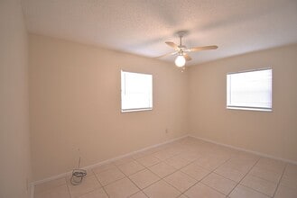1587 E C 470 in Lake Panasoffkee, FL - Building Photo - Building Photo