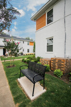 Hollywood Square in Memphis, TN - Foto de edificio - Building Photo