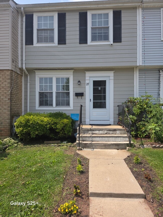 property at 27 N Pendleton Ct