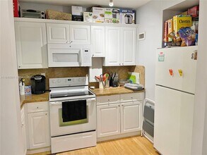 7965 SW 57th Ave in South Miami, FL - Building Photo - Building Photo