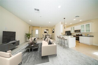 1447 Kissimmee Dr in Poinciana, FL - Building Photo - Building Photo