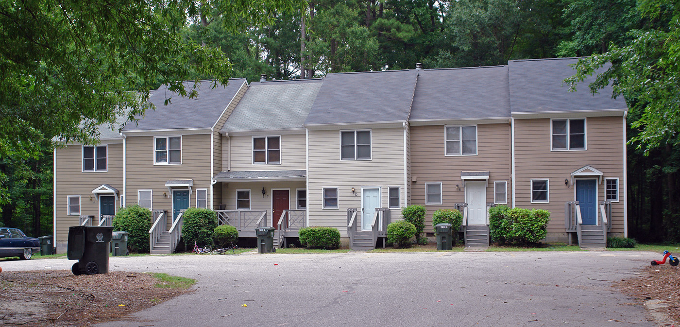 6100 Spice Ridge Ln in Raleigh, NC - Building Photo