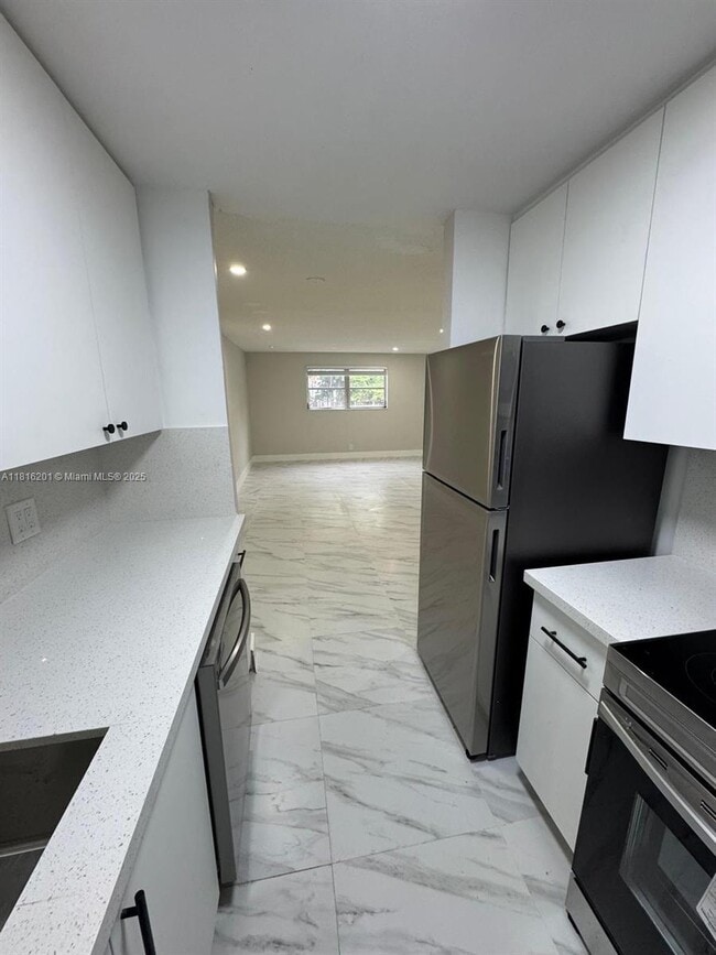 5420 Hollywood Blvd in Hollywood, FL - Building Photo - Building Photo