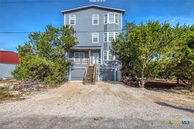 property at 729 Clay Ridge