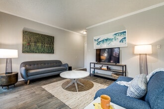 Spring Pointe in Richardson, TX - Foto de edificio - Building Photo