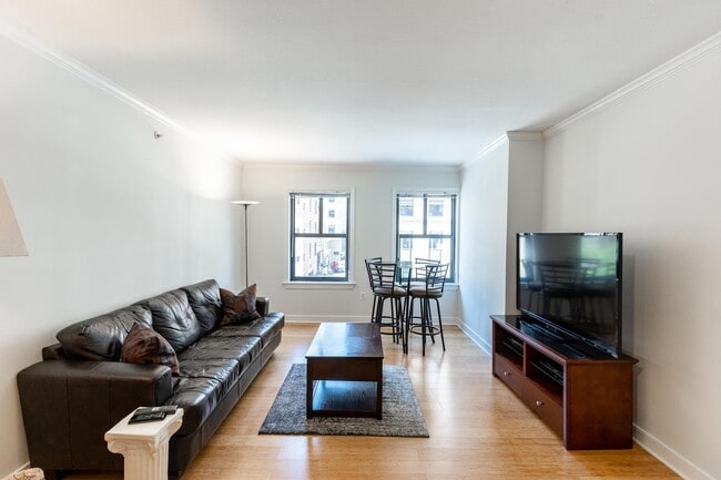 616 E St NW in Washington, DC - Foto de edificio - Building Photo