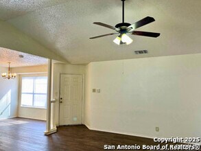 8038 Wayside Trail in San Antonio, TX - Building Photo - Building Photo