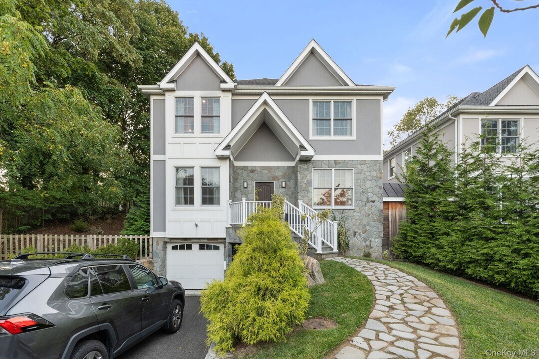 3 Rose St in Hastings On Hudson, NY - Building Photo
