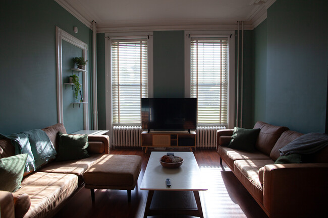78 Hudson Ave, Unit 1