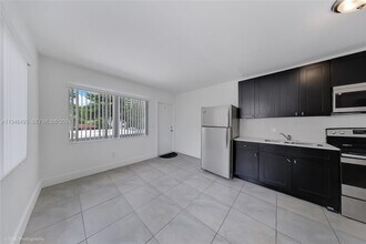 1145 NW 3rd St in Miami, FL - Building Photo - Building Photo