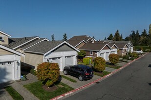 6435 112th Ave SE in Newcastle, WA - Building Photo