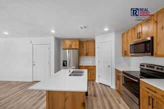 1014 W Quinn Rd in Pocatello, ID - Building Photo - Building Photo