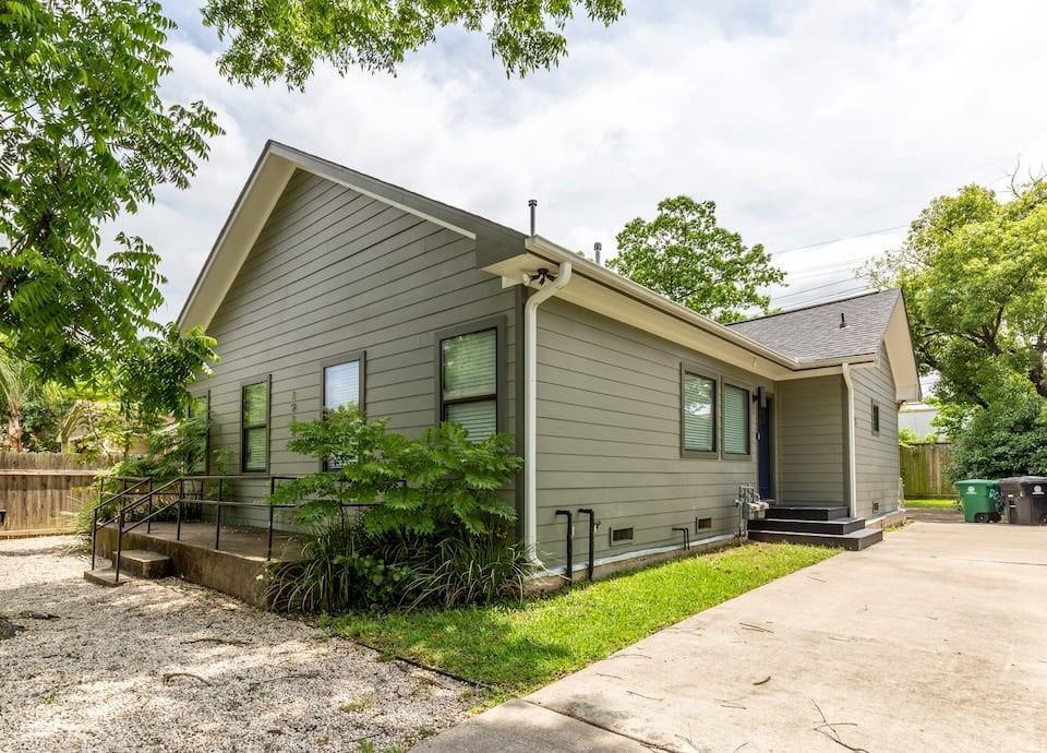 1919 Lombardy St in Houston, TX - Building Photo