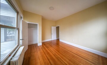 22 Grand View Ave, Unit 1 in Somerville, MA - Foto de edificio - Building Photo