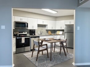 Skyline at Kessler in Dallas, TX - Building Photo - Building Photo