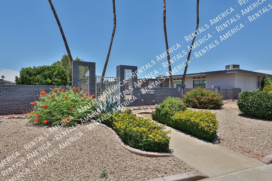 13610 N 108th Dr in Sun City, AZ - Building Photo