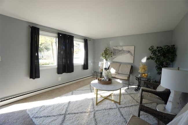 211 Hilltop Dr in Chardon, OH - Building Photo - Building Photo