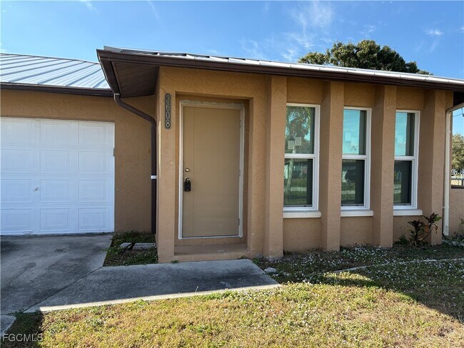 3608 SW 7th Pl in Cape Coral, FL - Building Photo - Building Photo