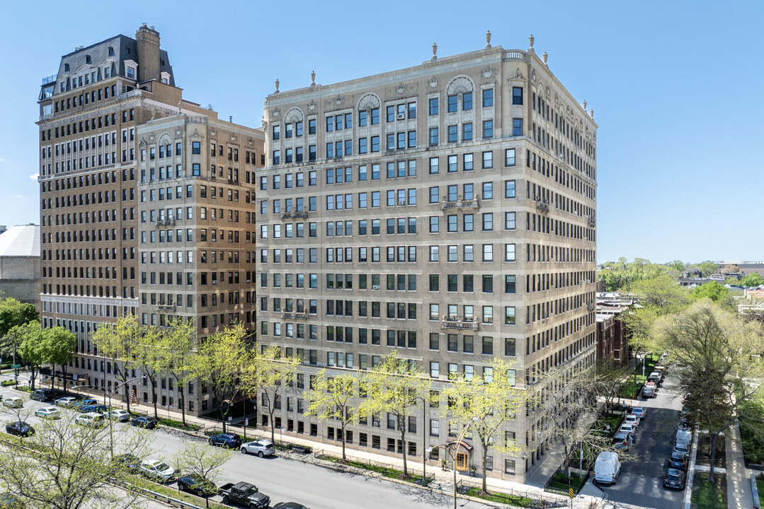 3520 N Lake Shore Dr in Chicago, IL - Foto de edificio