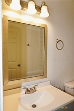 1019 Haynes St in San Marcos, TX - Building Photo - Building Photo