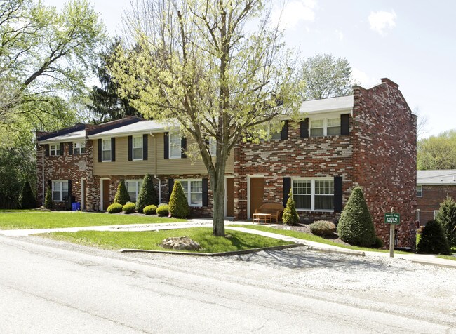 Regency Place in Pittsburgh, PA - Foto de edificio - Building Photo