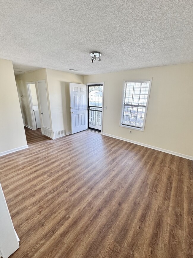 2955 Lake Park Rd in Memphis, TN - Building Photo - Building Photo