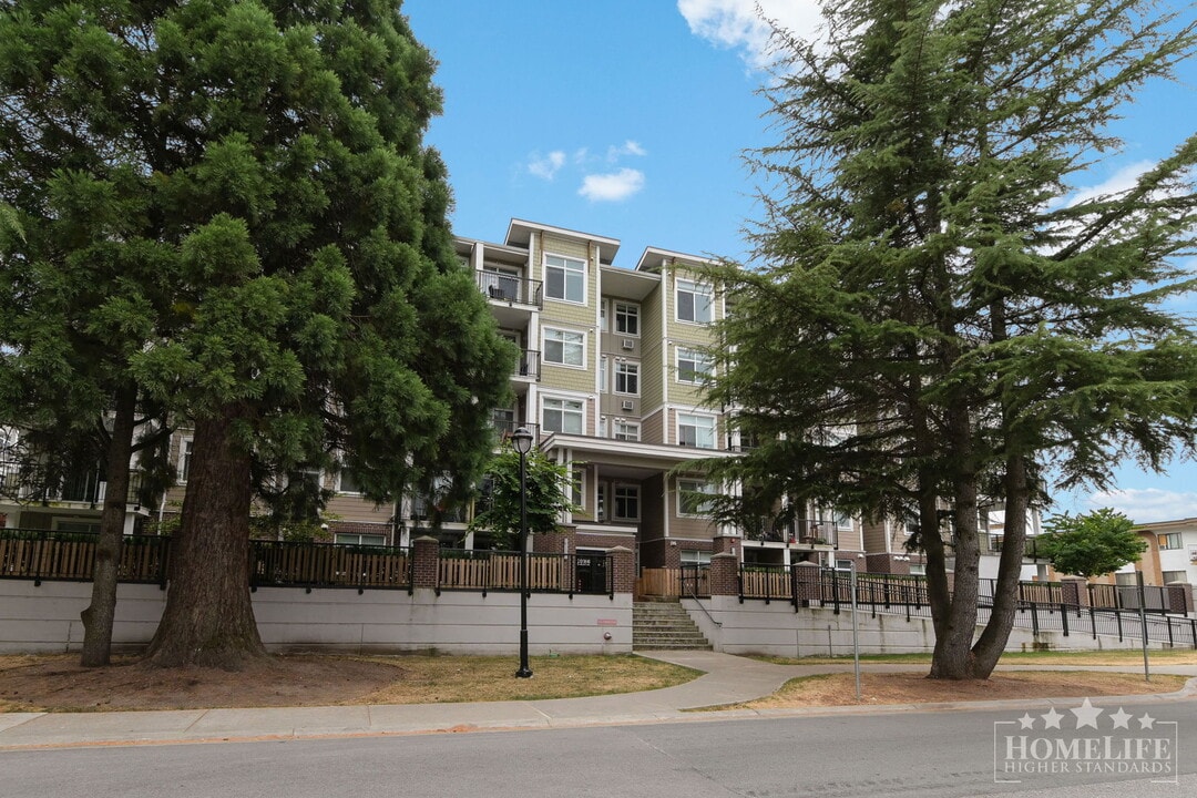 20686 Eastleigh Crescent in Langley, BC - Building Photo