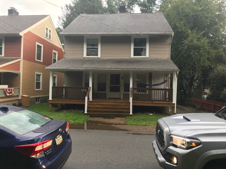 8 Park Pl in Indiana, PA - Building Photo