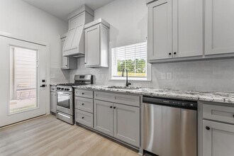 1333 S Duncan Ave in Fayetteville, AR - Building Photo - Building Photo