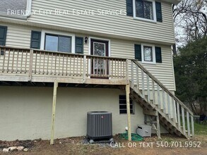 2042 Hawksbill Rd in McGaheysville, VA - Building Photo - Building Photo
