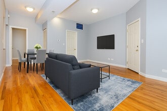 1147 E 61st St in Chicago, IL - Building Photo - Building Photo