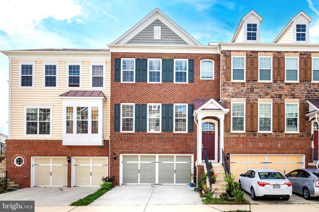 43543 Heritage Gap Terrace in Chantilly, VA - Building Photo