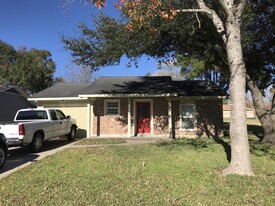 1036 E 3rd St in Bellville, TX - Building Photo