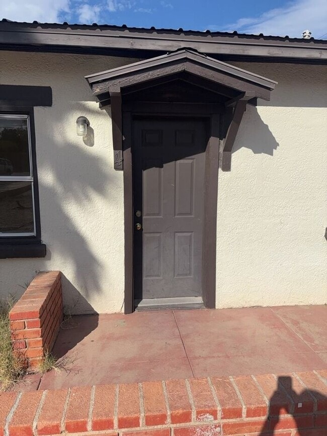 property at 204 W Kelso St