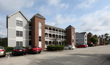 Audubon Lake in Durham, NC - Foto de edificio - Building Photo