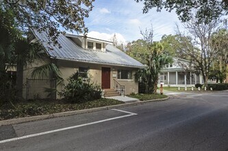 402 NW 3rd Ave in Gainesville, FL - Foto de edificio - Building Photo