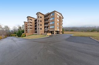 523 Gatlin Dr, Unit 123 in Gatlinburg, TN - Foto de edificio - Building Photo