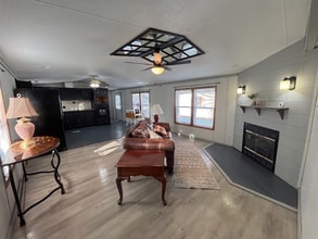 711 N 19th St in Hamilton, IL - Foto de edificio - Building Photo