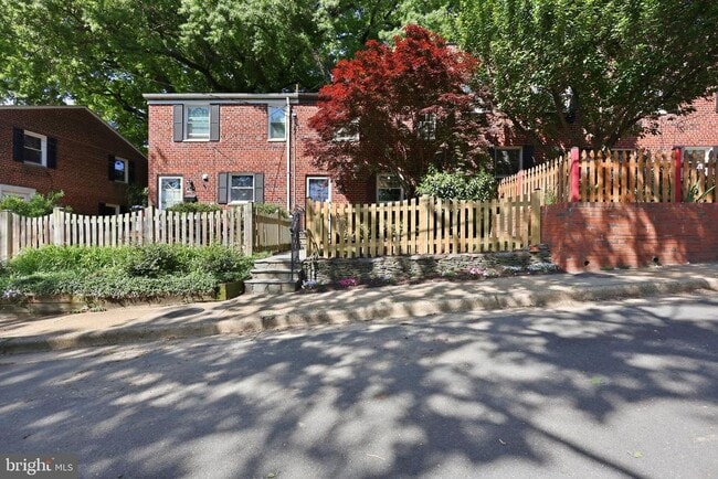 property at 2916 Sycamore St