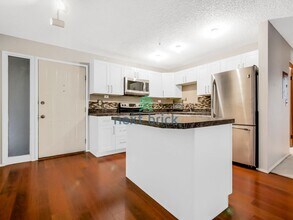 511 E Roy St in Seattle, WA - Building Photo - Building Photo