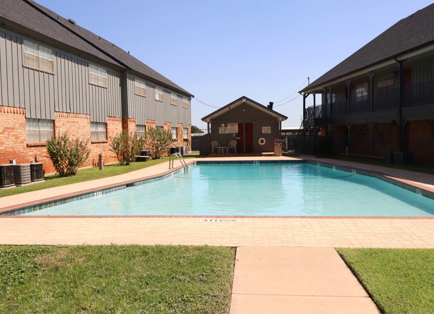 Camelot Apartments in Abilene, TX - Building Photo