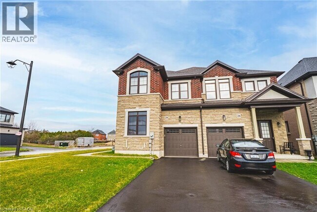 28 Cherry Blossom Hts in Hamilton, ON - Building Photo - Building Photo