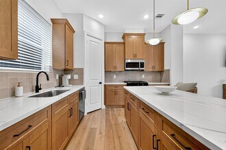 3315 Daphne St in Houston, TX - Foto de edificio - Building Photo