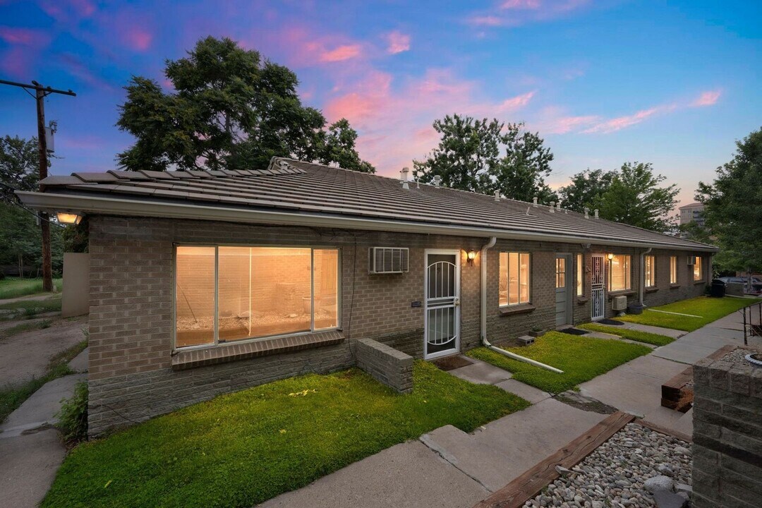 33 N Clarkson St in Denver, CO - Building Photo