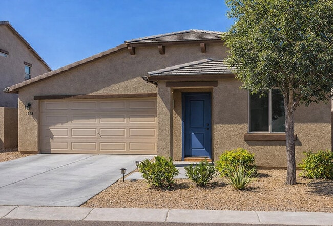 1884 W Expressman St