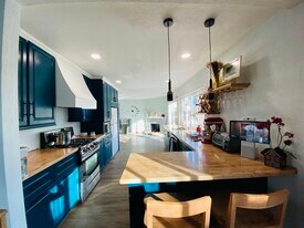 2506 Cabrillo Dr in Hayward, CA - Building Photo