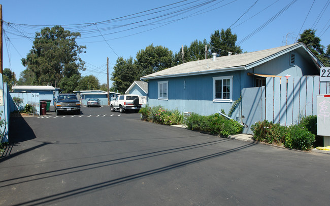 2215 E Lake Ave in Watsonville, CA - Building Photo - Building Photo