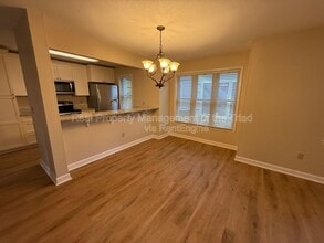 230 Oakwood Ct in Winston-Salem, NC - Building Photo - Building Photo