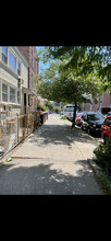 187 Metropolitan Ave in Brooklyn, NY - Building Photo - Building Photo