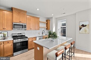 21843 Beckhorn Sta Ter in Ashburn, VA - Building Photo